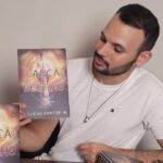 Escritor de Promissão, Lucas Santer lança obra de fantasia épica que une mitologia grega e escolhas humanas