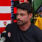 Cauã Reymond relembra depressão após Avenida Brasil e infância difícil